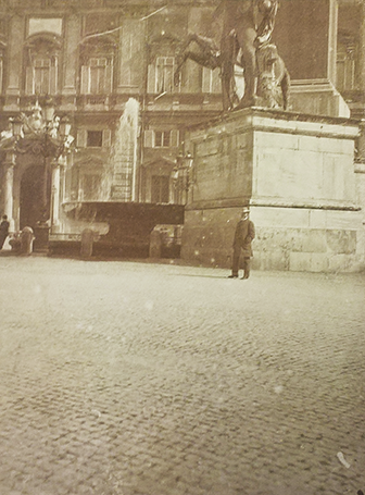 14 maart 1899: Casparus van Houten, Piazza del Quirinale, Rome. Foto: Simon Maris.